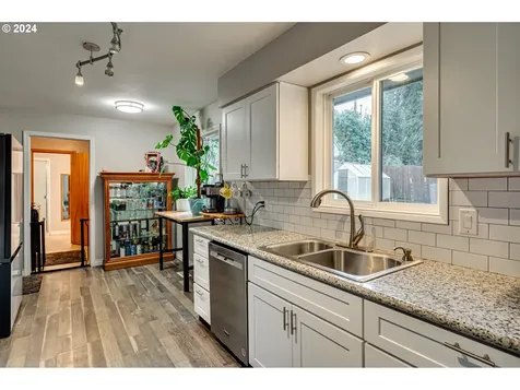 813 Pioneer Street Ridgefield WA 98642
