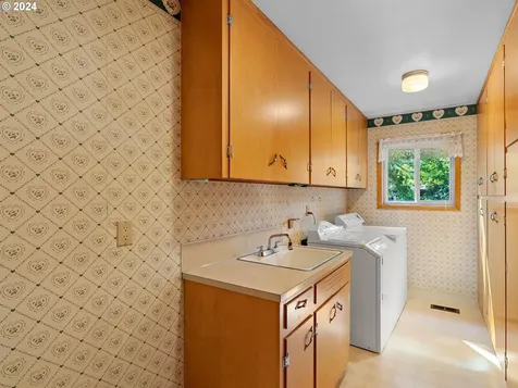 1040 NE 148th Avenue Portland OR 97230