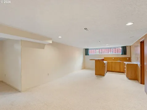 1040 NE 148th Avenue Portland OR 97230