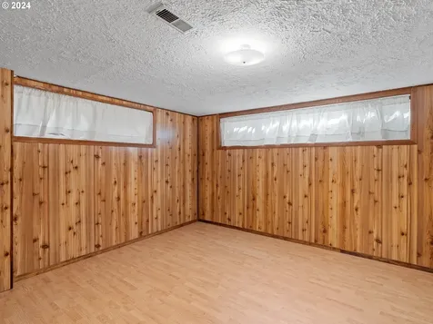 1040 NE 148th Avenue Portland OR 97230