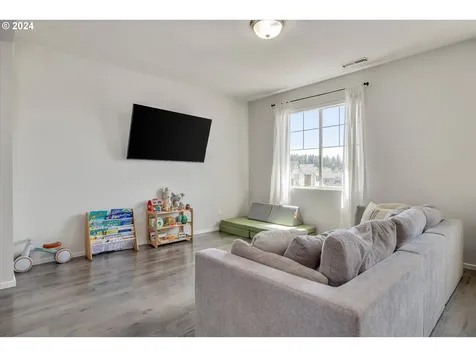 17347 NW Shackelford Road Portland OR 97229