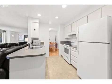 1724 NW 143rd Avenue Portland OR 97229