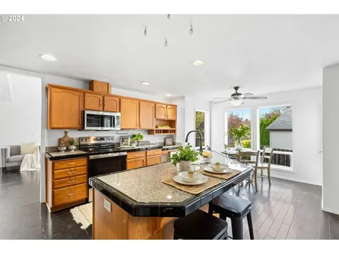 10225 NW 312th Place North Plains OR 97133