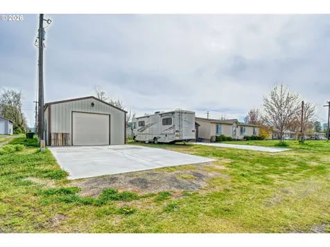 303 E College Street Athena OR 97813