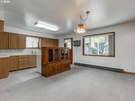 947 N Holly Street Canby OR 97013