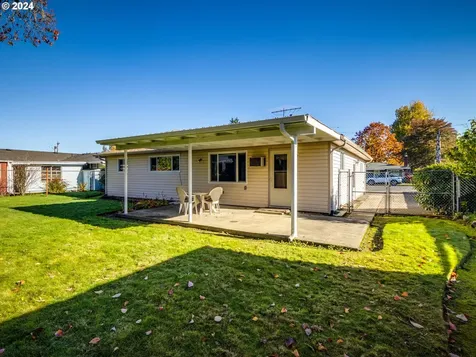 947 N Holly Street Canby OR 97013