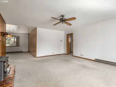 947 N Holly Street Canby OR 97013