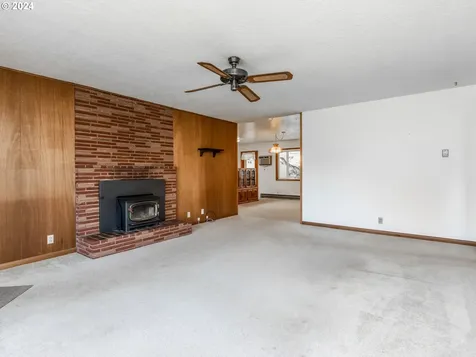 947 N Holly Street Canby OR 97013