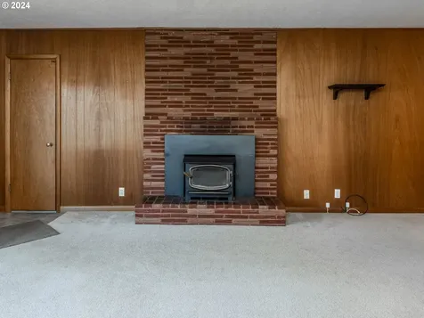 947 N Holly Street Canby OR 97013