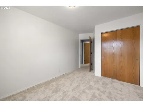 692 Nw Queens Court Hillsboro OR 97124