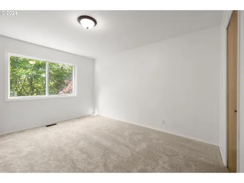692 Nw Queens Court Hillsboro OR 97124