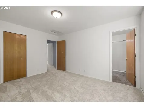 692 Nw Queens Court Hillsboro OR 97124