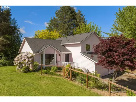 692 Nw Queens Court Hillsboro OR 97124