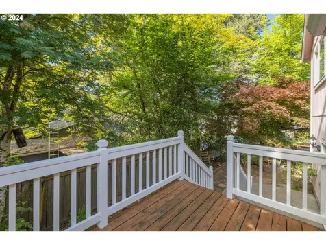 692 Nw Queens Court Hillsboro OR 97124