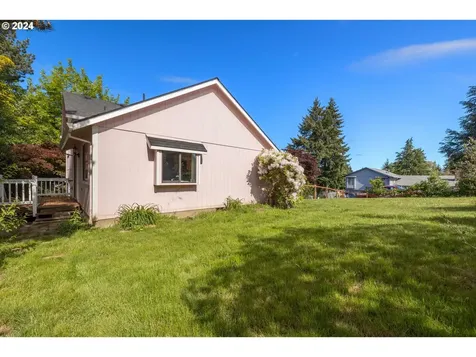 692 Nw Queens Court Hillsboro OR 97124