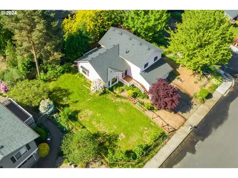 692 Nw Queens Court Hillsboro OR 97124