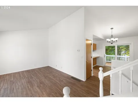 692 Nw Queens Court Hillsboro OR 97124