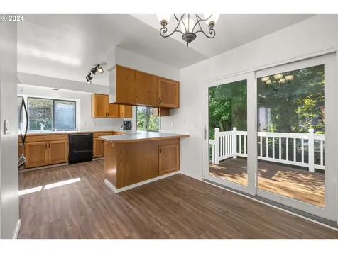 692 Nw Queens Court Hillsboro OR 97124