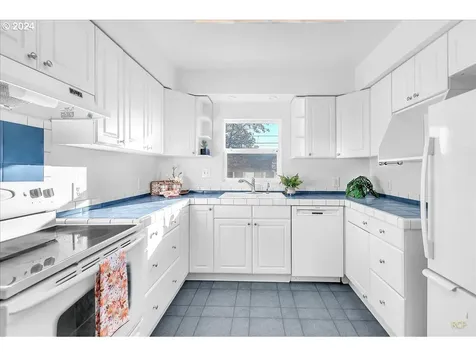 319 W 27th Street Vancouver WA 98660