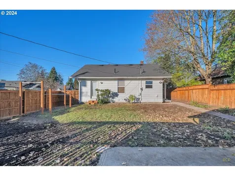 319 W 27th Street Vancouver WA 98660