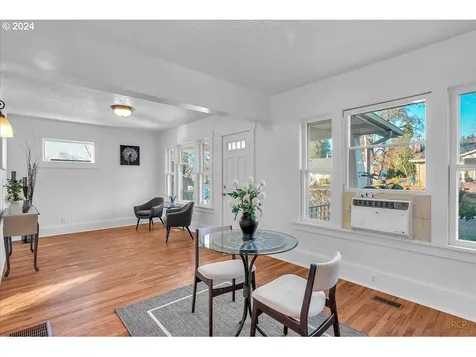 319 W 27th Street Vancouver WA 98660