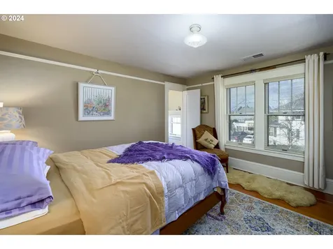 935 NE Cowls Street Mcminnville OR 97128