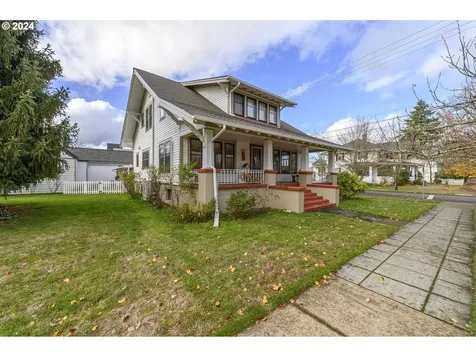 935 NE Cowls Street Mcminnville OR 97128