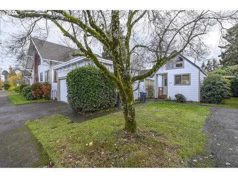 935 NE Cowls Street Mcminnville OR 97128