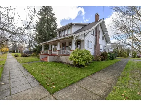 935 NE Cowls Street Mcminnville OR 97128