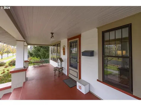 935 NE Cowls Street Mcminnville OR 97128