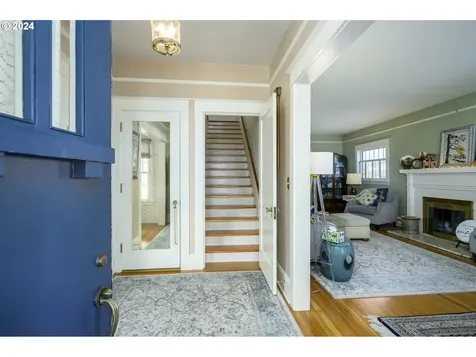 935 NE Cowls Street Mcminnville OR 97128