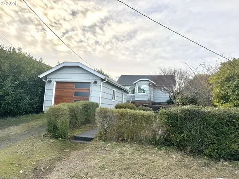 2320 Everett Avenue North Bend OR 97459