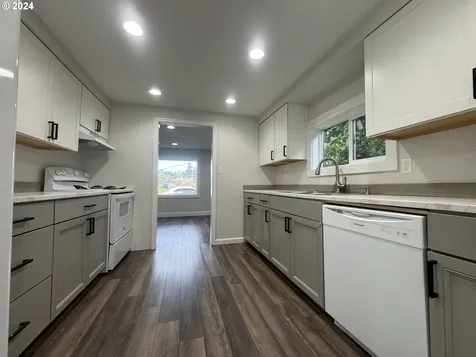 2320 Everett Avenue North Bend OR 97459