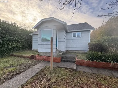 2320 Everett Avenue North Bend OR 97459