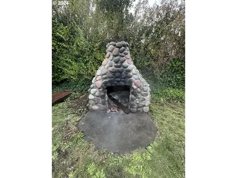 2320 Everett Avenue North Bend OR 97459