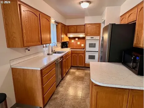 3607 NE 135th Avenue Portland OR 97230