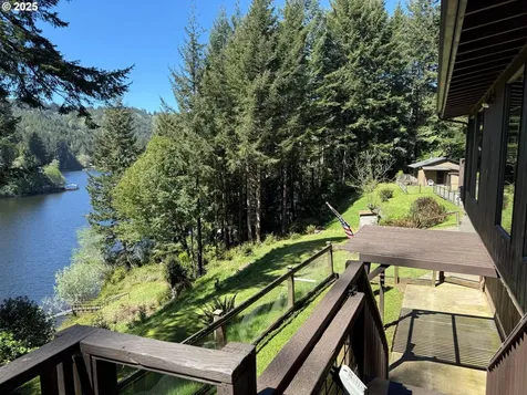 70772 Majestic Shores Road North Bend OR 97459