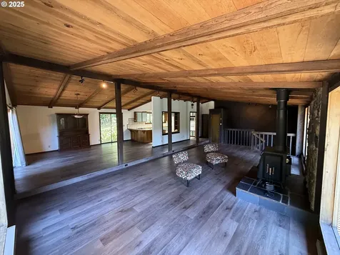70772 Majestic Shores Road North Bend OR 97459