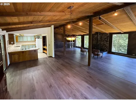 70772 Majestic Shores Road North Bend OR 97459