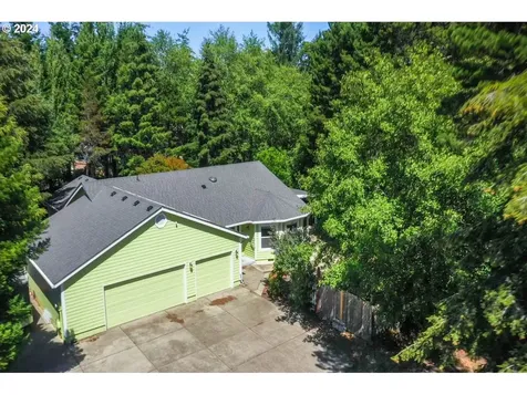 3866 Spruce Street Florence OR 97439