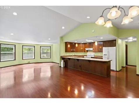 3866 Spruce Street Florence OR 97439