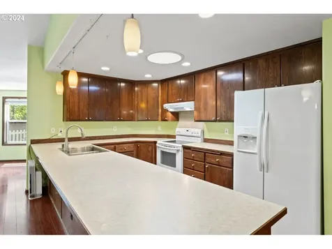 3866 Spruce Street Florence OR 97439