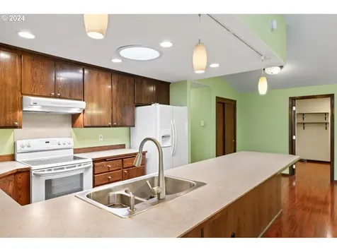 3866 Spruce Street Florence OR 97439