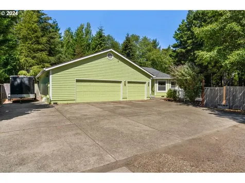 3866 Spruce Street Florence OR 97439