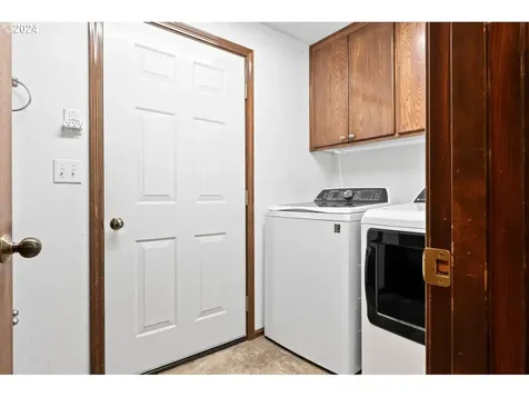 3866 Spruce Street Florence OR 97439