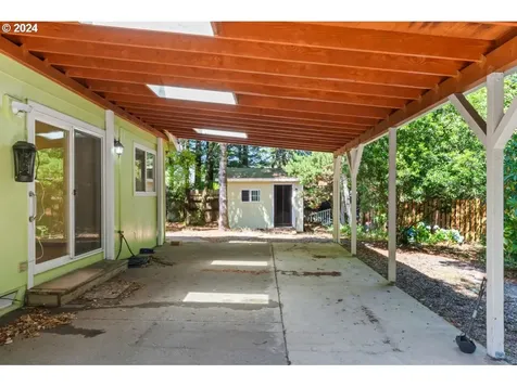 3866 Spruce Street Florence OR 97439