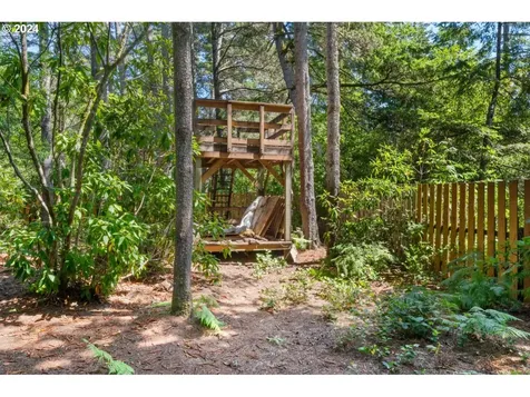 3866 Spruce Street Florence OR 97439