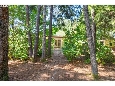 3866 Spruce Street Florence OR 97439