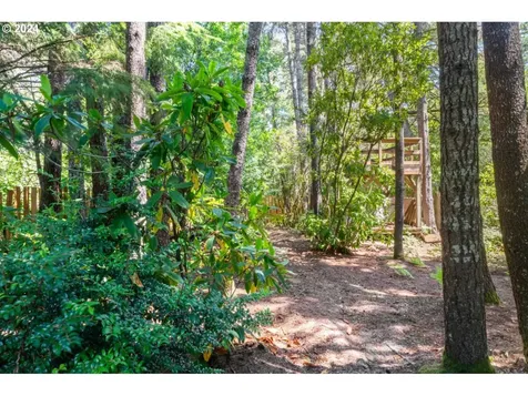3866 Spruce Street Florence OR 97439