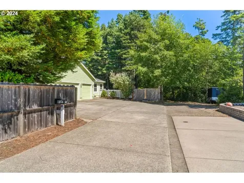 3866 Spruce Street Florence OR 97439